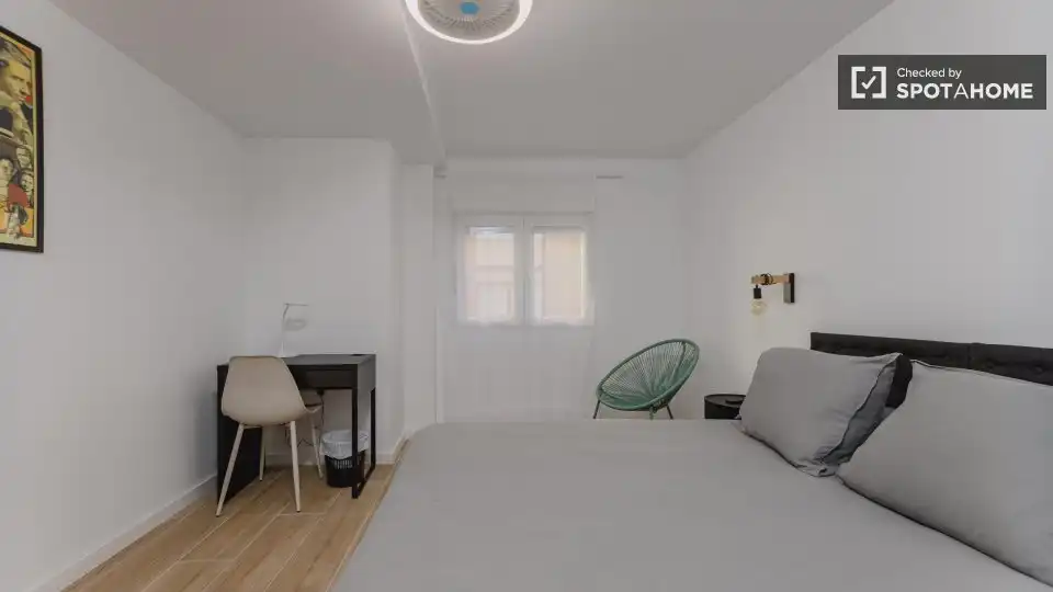 Bedroom of Flat for rent in Valencia  with Air Conditioner, Heating and Furnished