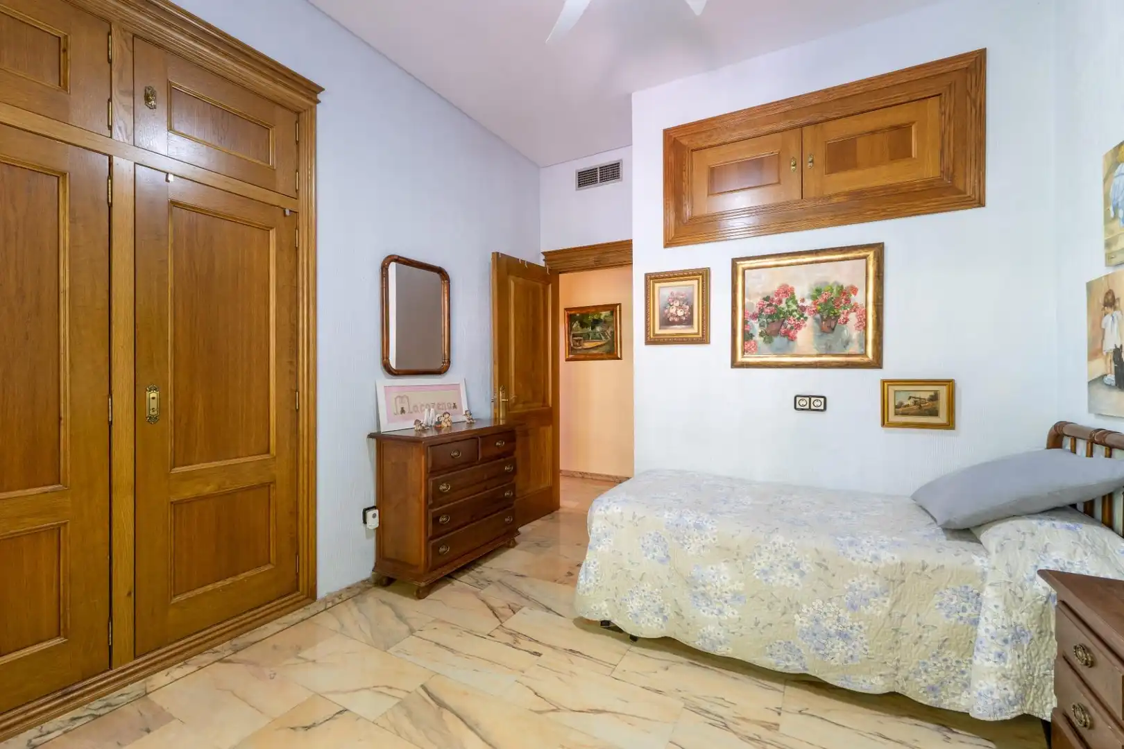 Dormitori de Casa o xalet en venda en Córdoba amb Aire condicionat, Calefacció i Jardí privat