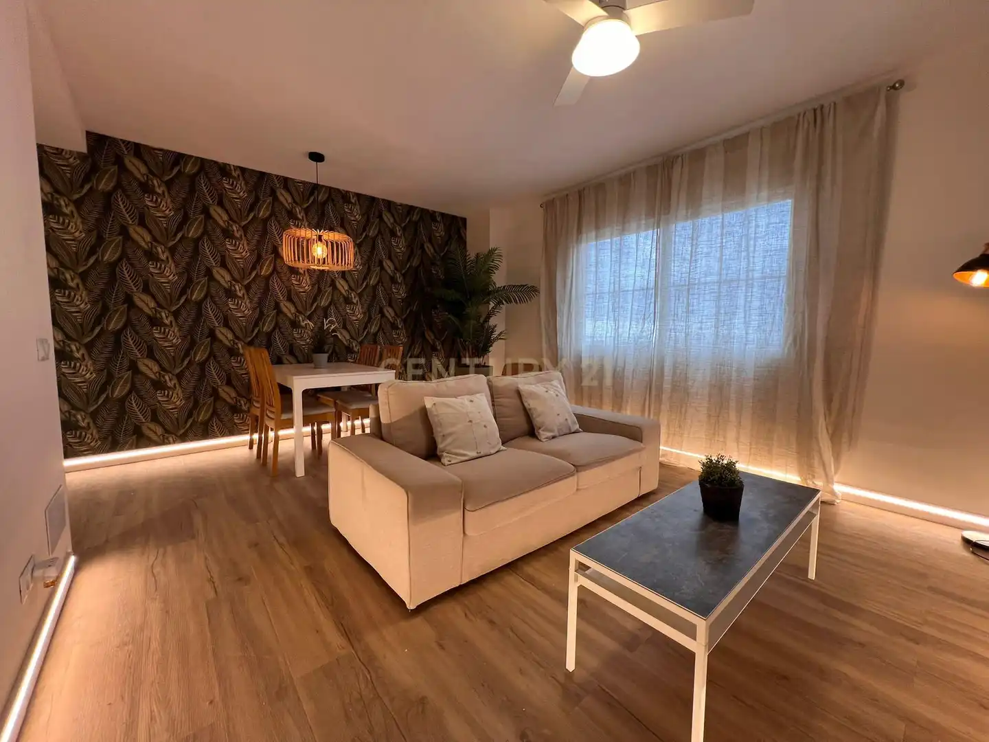 Sala de estar de Piso en venta en Mijas con Aire acondicionado, Trastero y Alarma