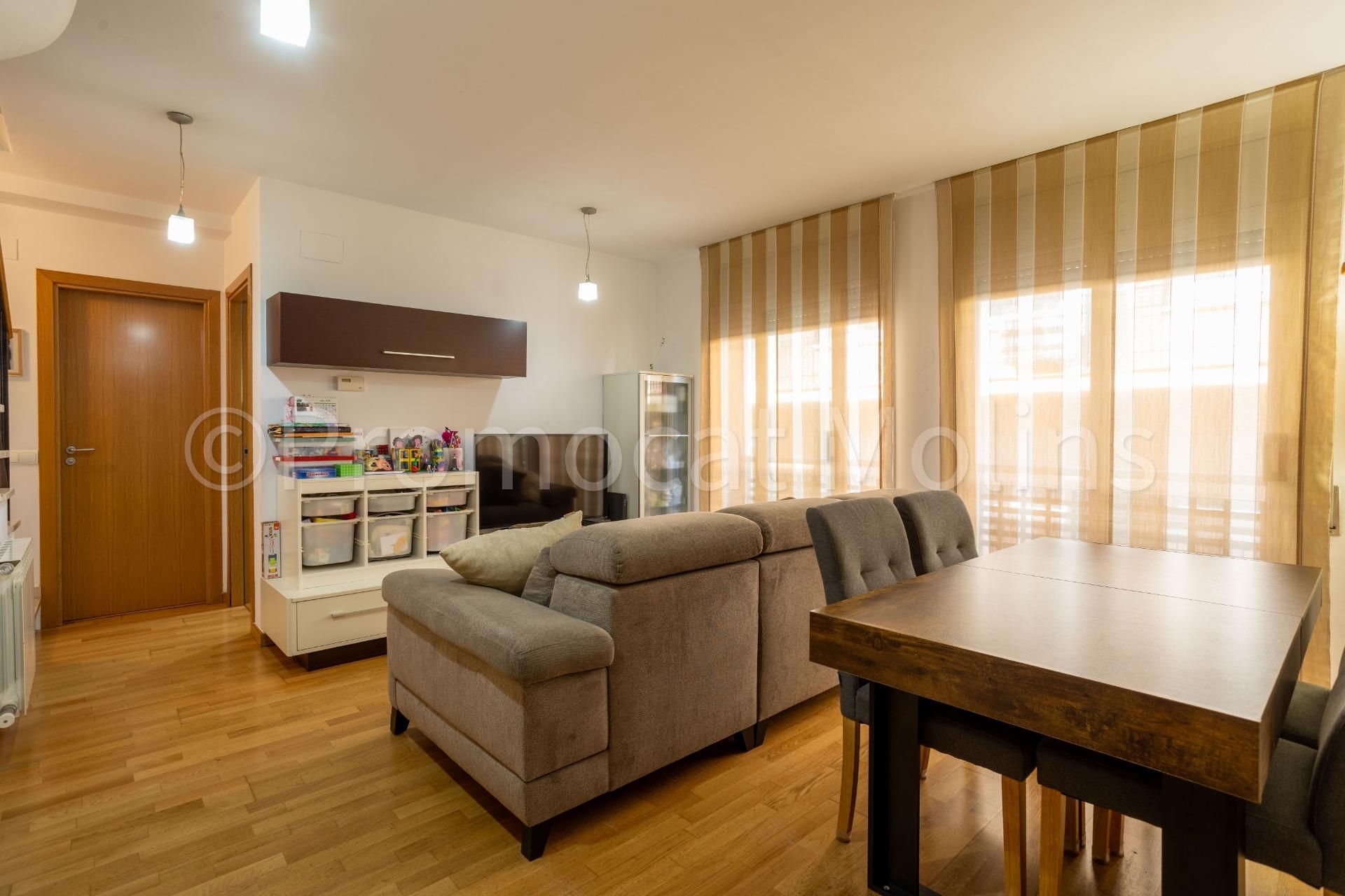 Sala de estar de Dúplex en venta en Molins de Rei con Calefacción y Parquet