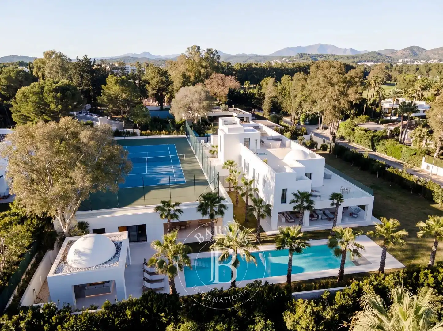 Vista exterior de Casa o xalet de lloguer en Sotogrande amb Aire condicionat, Calefacció i Jardí privat