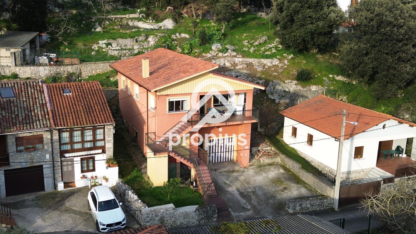 Vista exterior de Casa o chalet en venta en Llanes con Calefacción, Terraza y Trastero