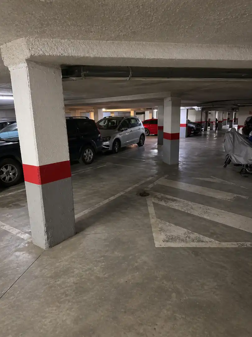 Parking of Garage for rent in Madrid