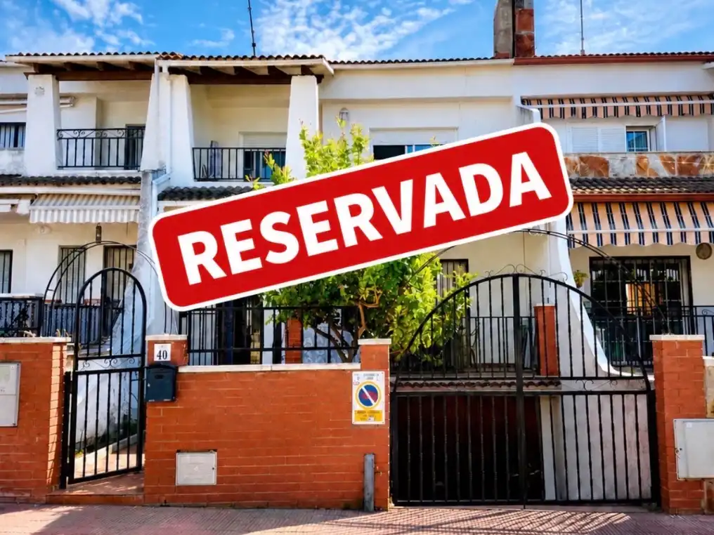 Reihenhaus zum Verkauf in Carrer de les Basses 40