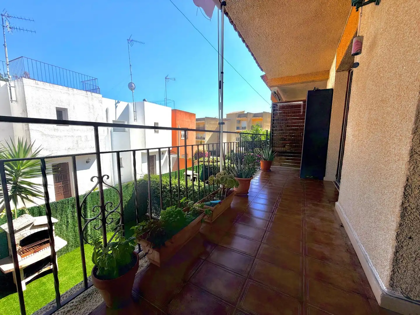 Vista exterior de Piso en venta en Palamós con Terraza y Balcón