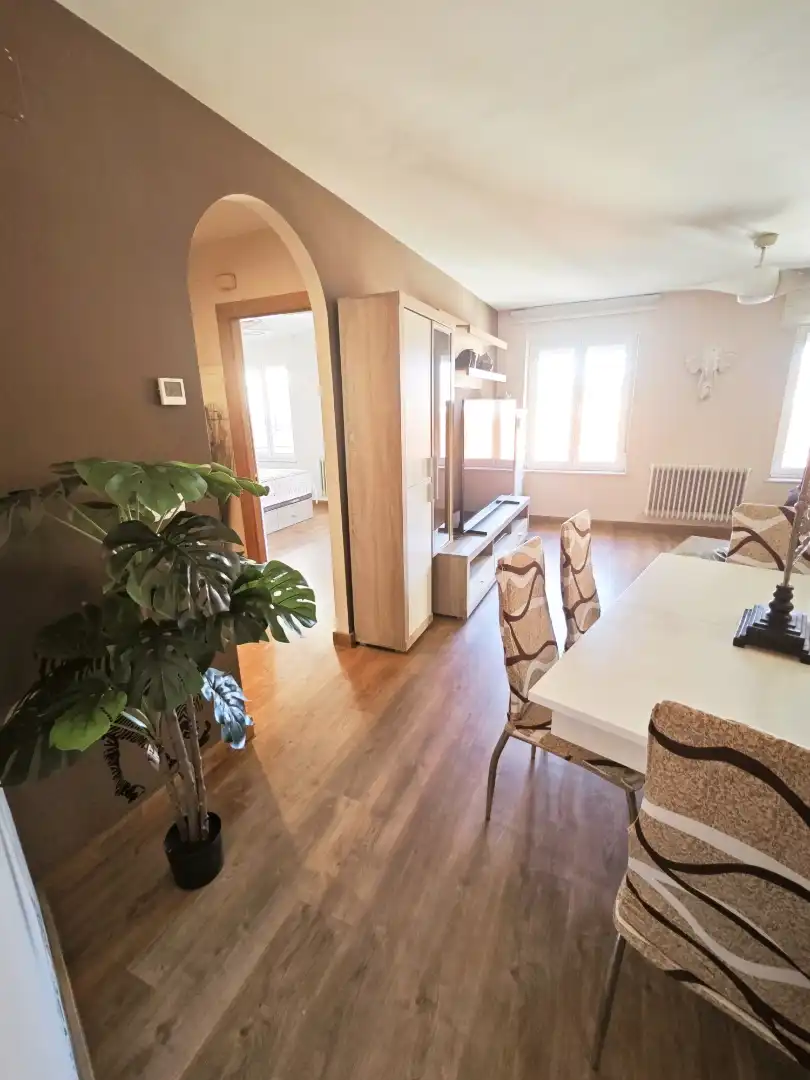 Schlafzimmer von Wohnung zur Miete in Salamanca Capital mit Balkon