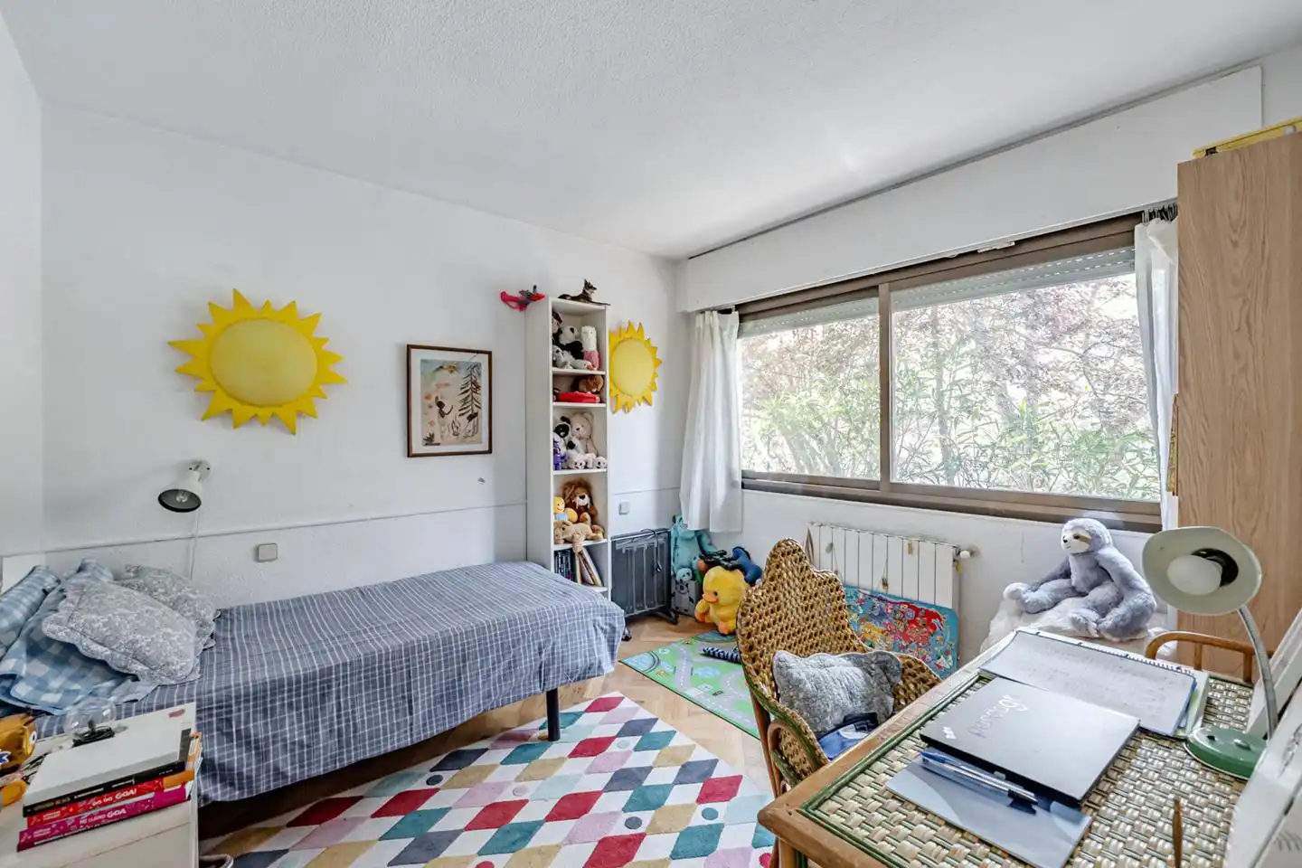 Habitación de Casa adosada en venta en Madrid con Calefacción, Jardín privado y Piscina