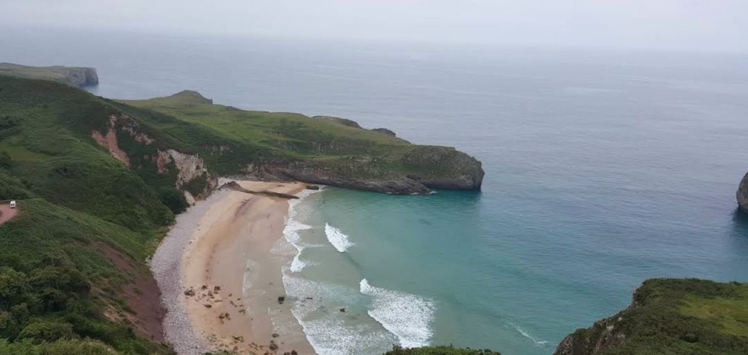 Vista exterior de Finca rústica en venda en Llanes amb Calefacció, Terrassa i Traster