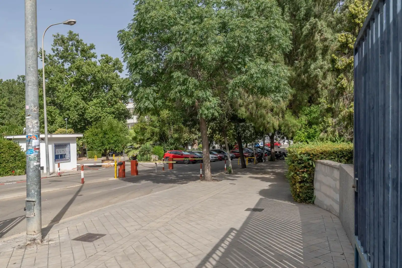 Parking of Flat for share in Granada  with Heating and Furnished