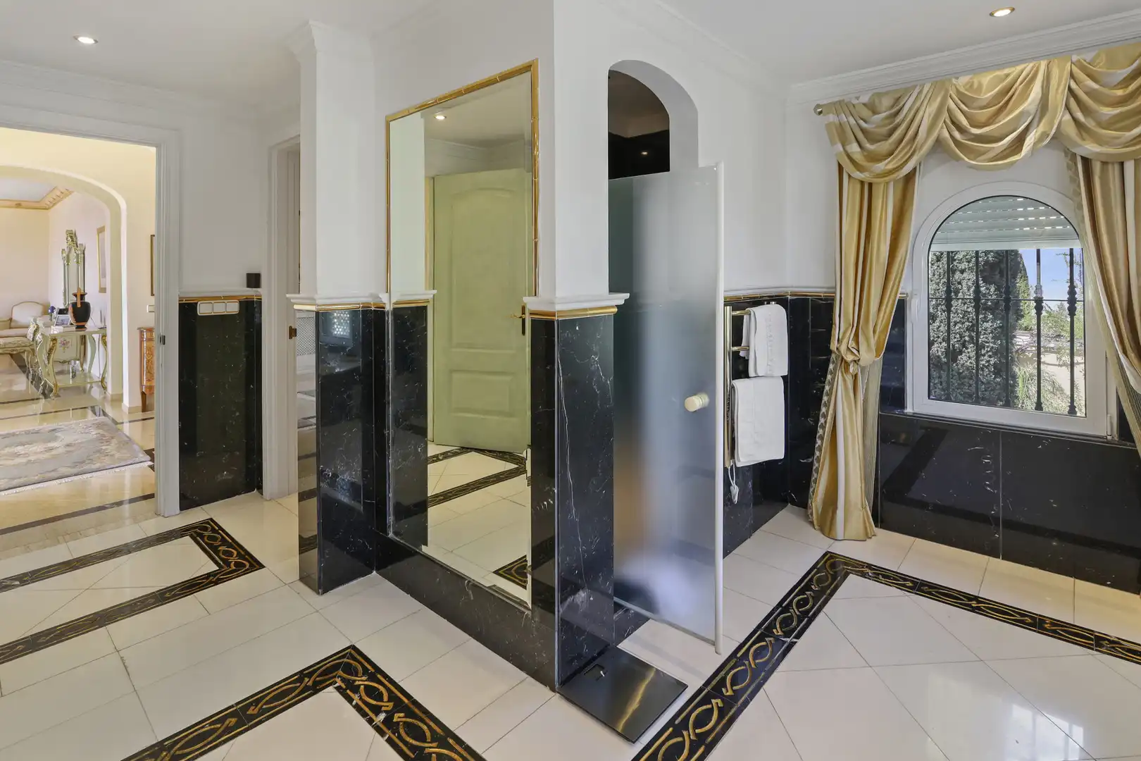 House with pool for sale in Marbella Centro, imagen 16