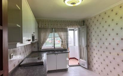 Kitchen of Flat for sale in Vigo   with Heating and Storage room