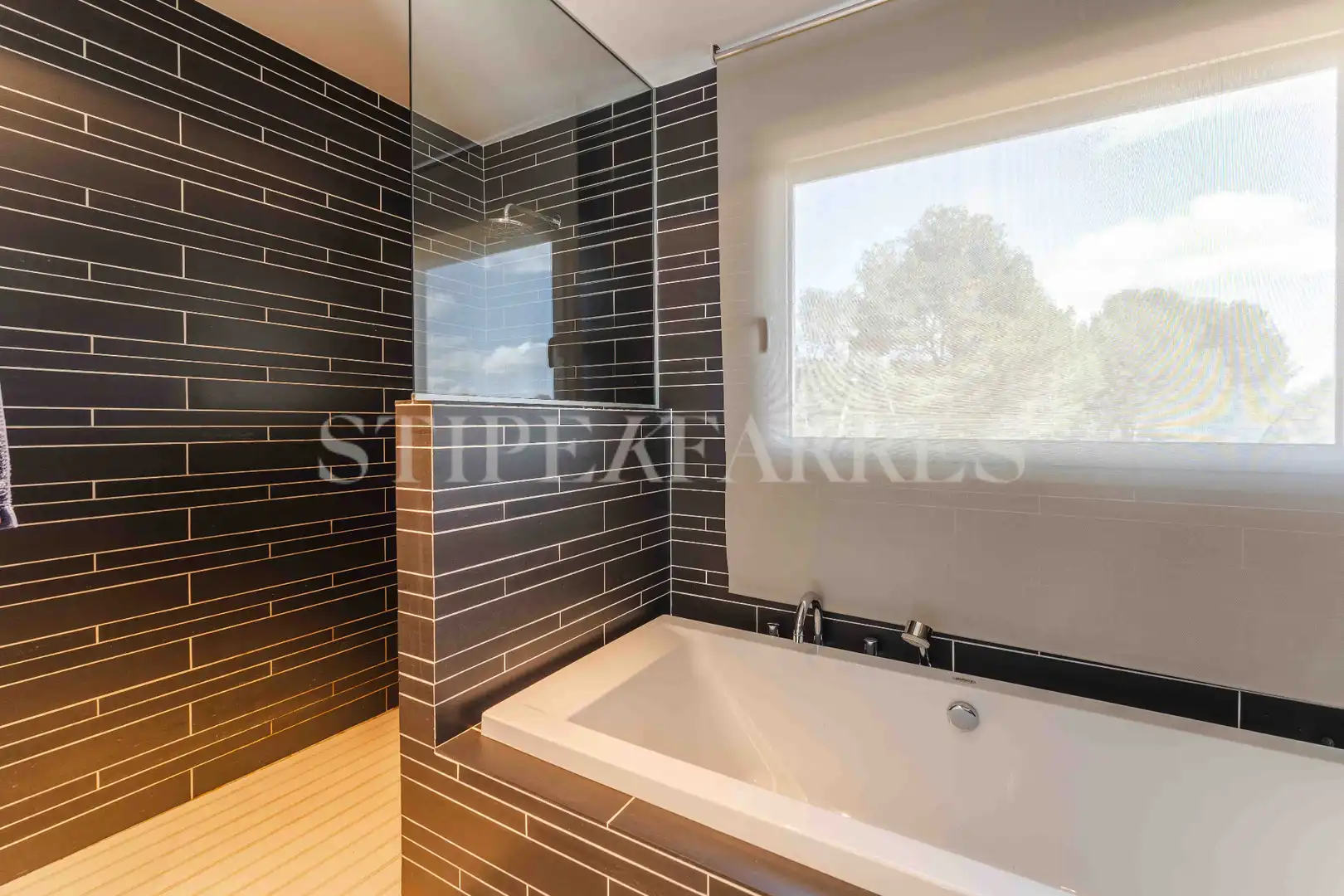 Baño de Casa o chalet de alquiler en El Papiol con Aire acondicionado, Calefacción y Jardín privado