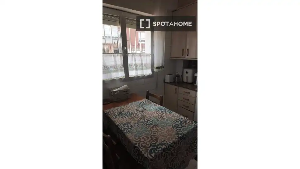 Habitación de Piso para compartir en Santander con Aire acondicionado, Calefacción y Amueblado