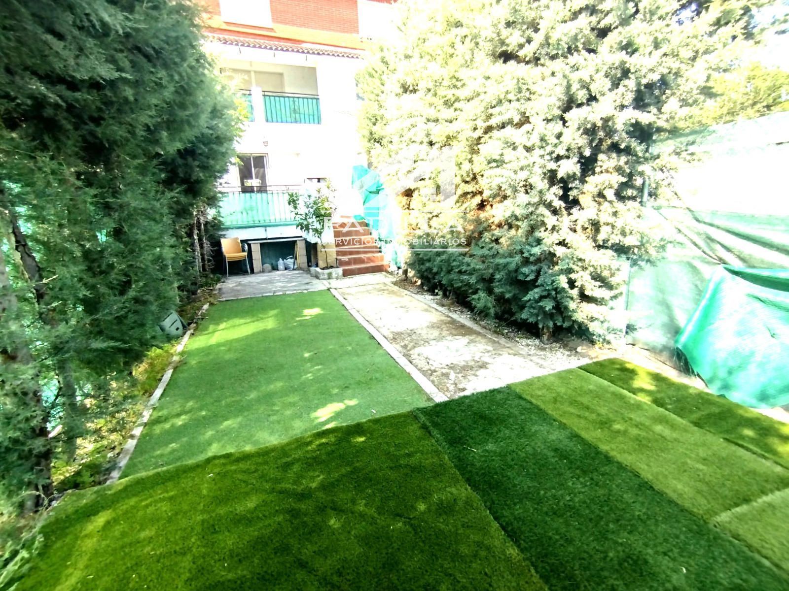 Garden of Single-family semi-detached for sale in Méntrida  with Terrace and Storage room