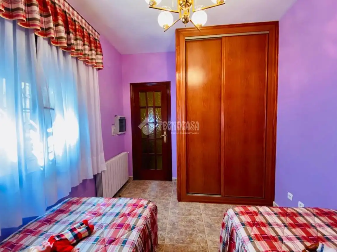 Bedroom of Country homes for sale in Cubillas de Santa Marta  with Heating