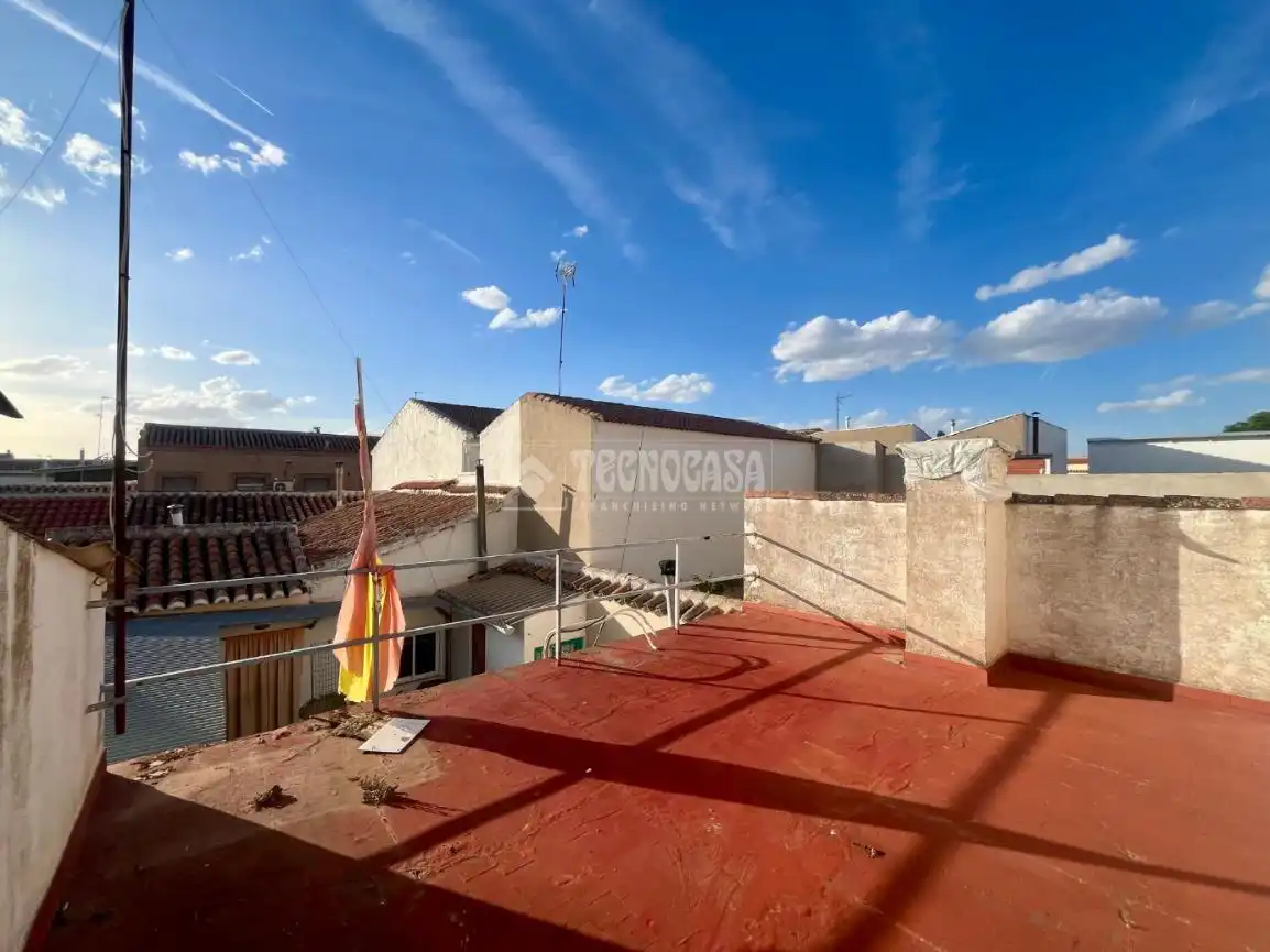 Exterior view of Detached homes for sale in Valdepeñas  with Air Conditioner, Heating and Terrace
