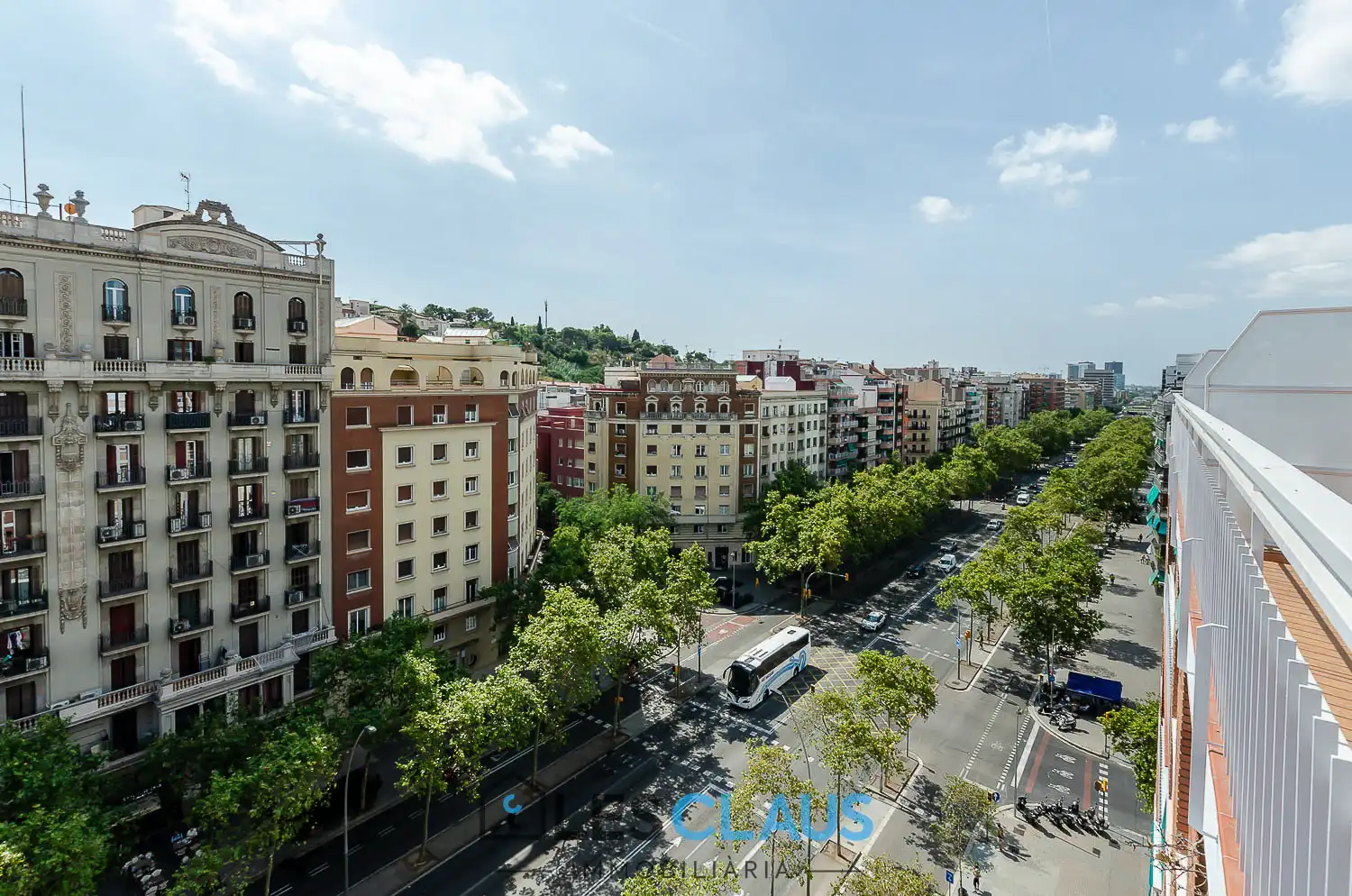 Außenansicht von Dachboden zum Verkauf in Barcelona mit Terrasse