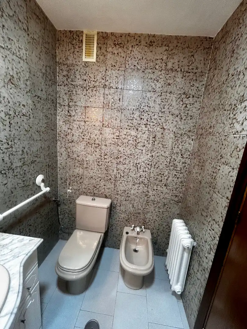 Baño de Piso de alquiler en Ávila con Calefacción, Parquet y Horno