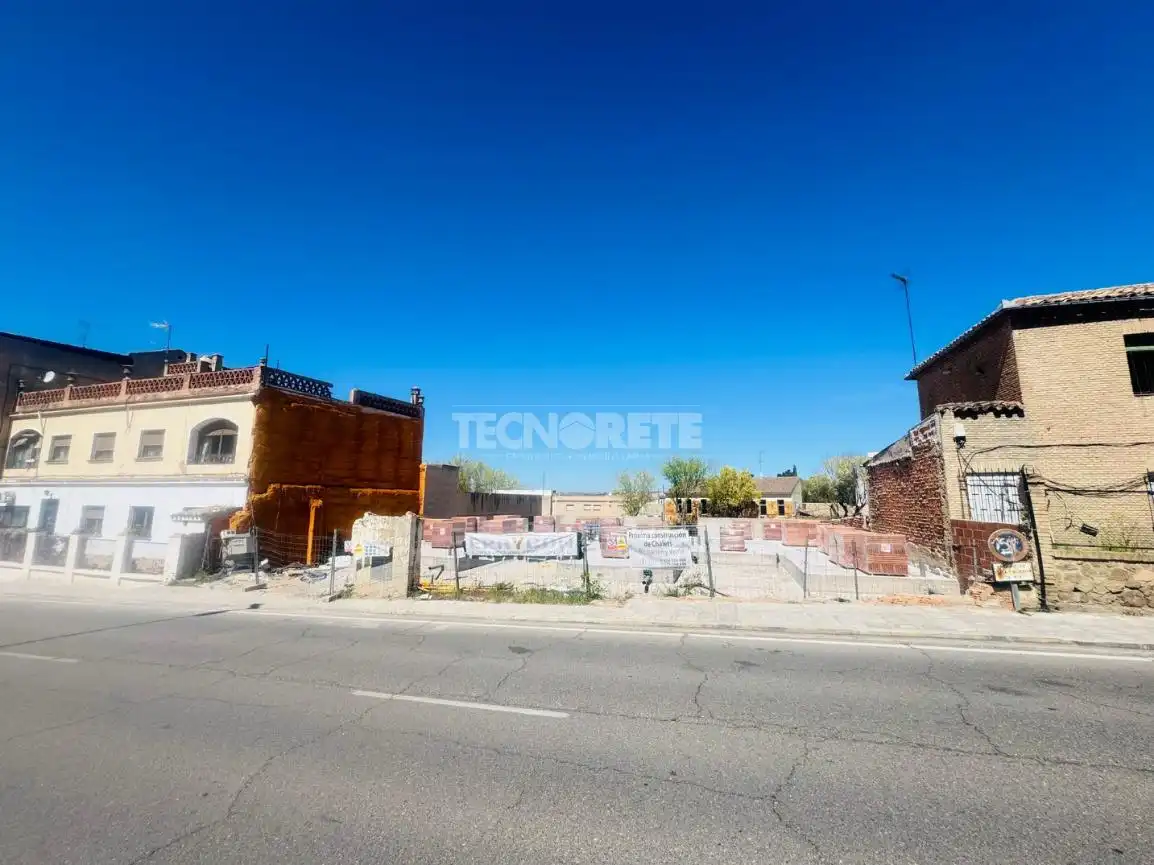 Casa adosada en venta en Toledo con Calefacción y Jardín privado