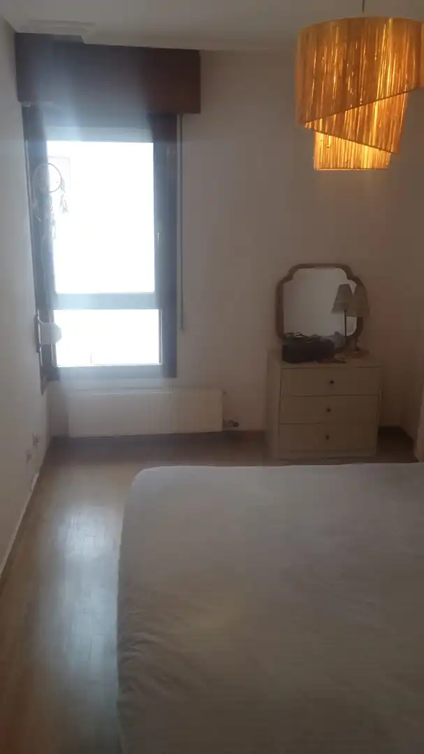 Schlafzimmer von Wohnung zur Miete in Oviedo  mit Heizung, Parkett und Abstellraum