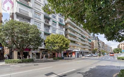 Exterior view of Flat for sale in  Granada Capital