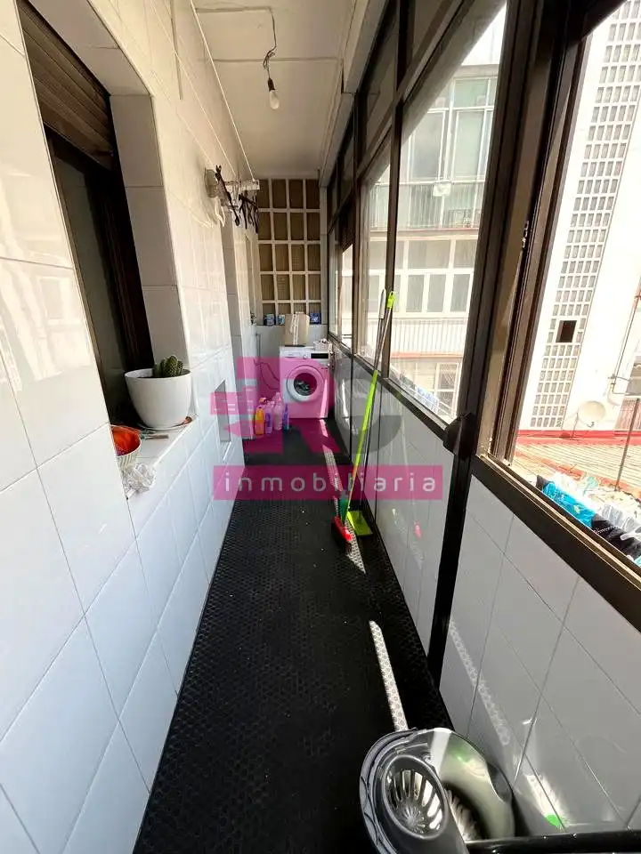 Flat for rent in Salesas