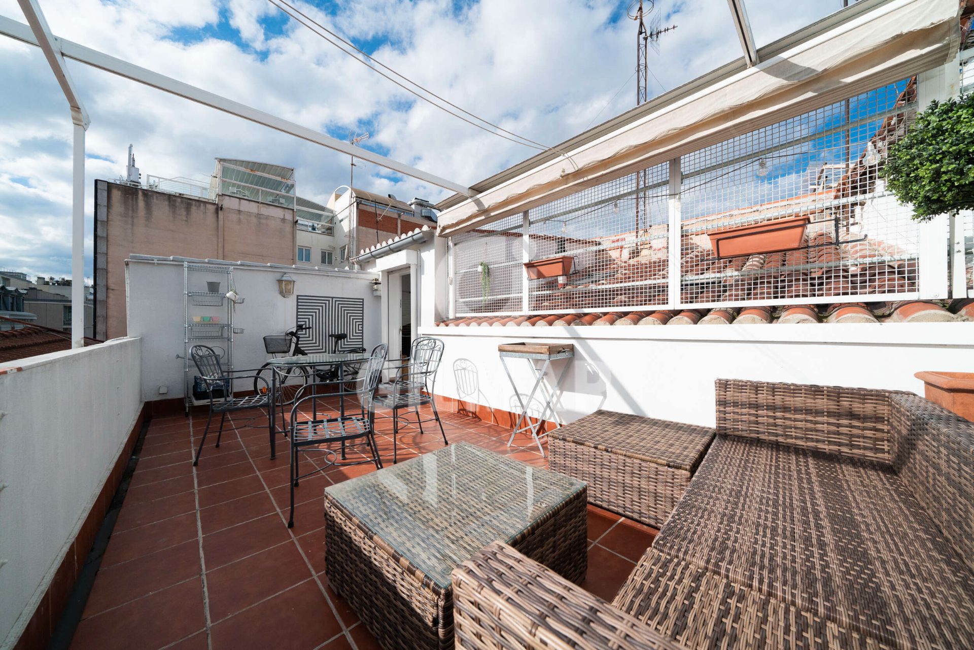 Terrace of Attic for sale in  Madrid Capital  with Heating, Terrace and Furnished