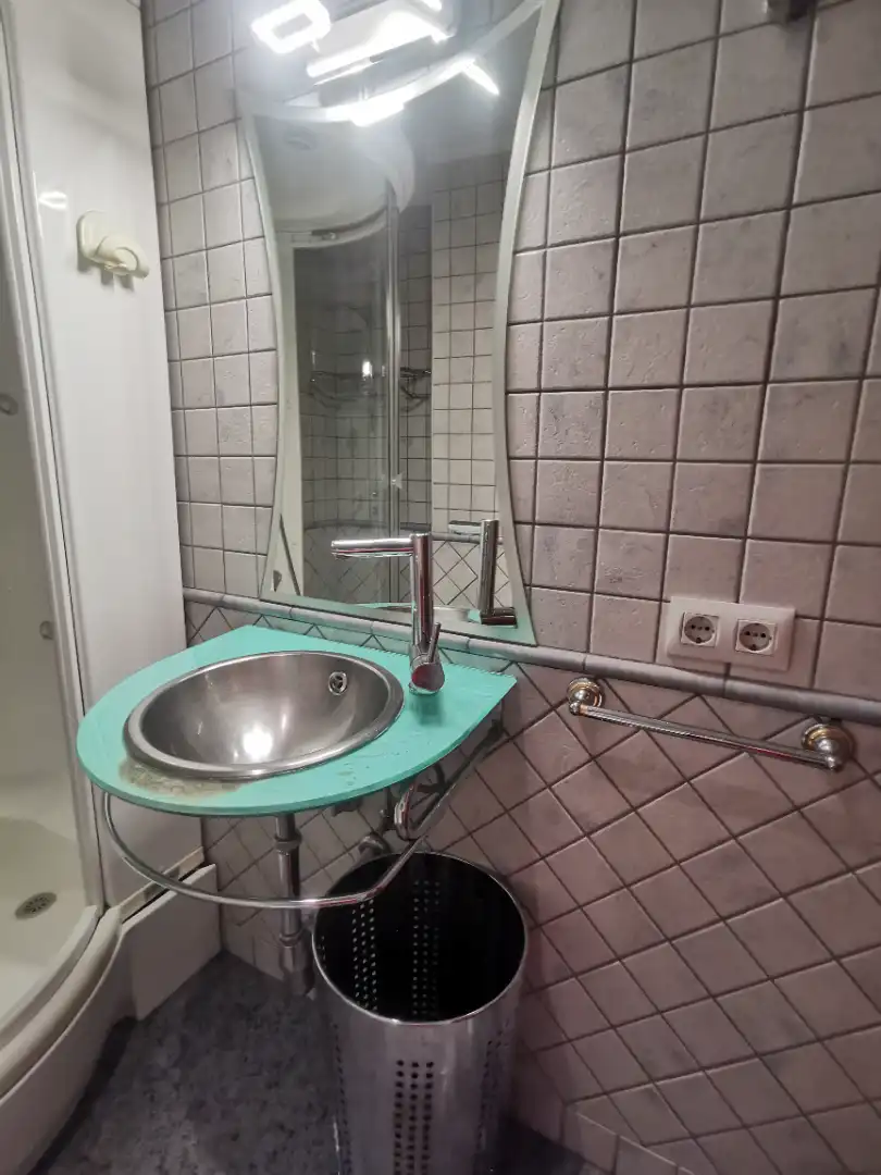 Bathroom of Flat for rent in Salamanca  with Heating, Parquet flooring and Furnished