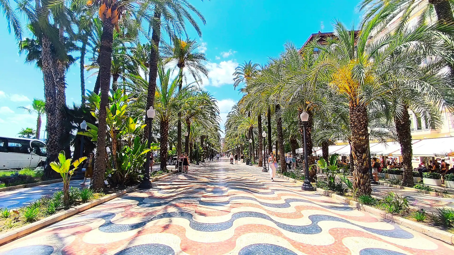 Vista exterior de Àtic en venda en Alicante / Alacant amb Aire condicionat, Calefacció i Terrassa