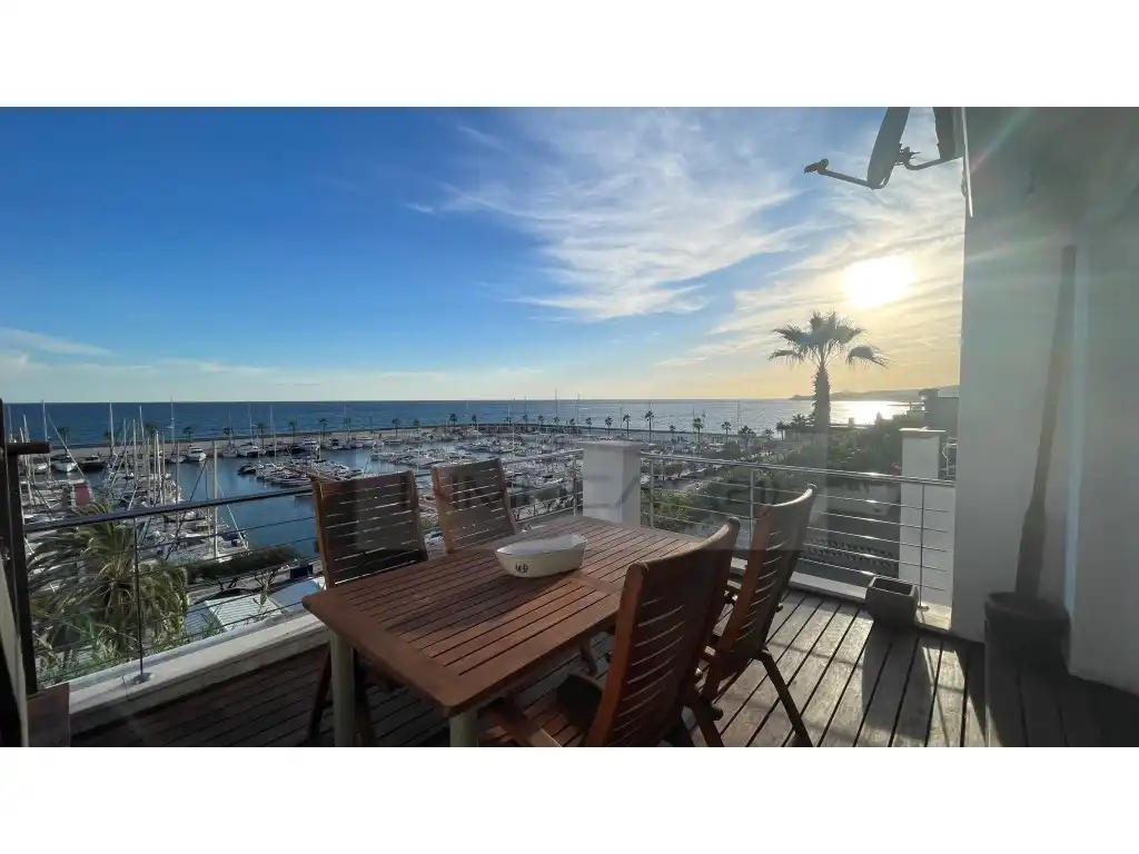 Terrasse von Einfamilien-Reihenhaus zum Verkauf in Sitges mit Heizung, Terrasse und Möbliert