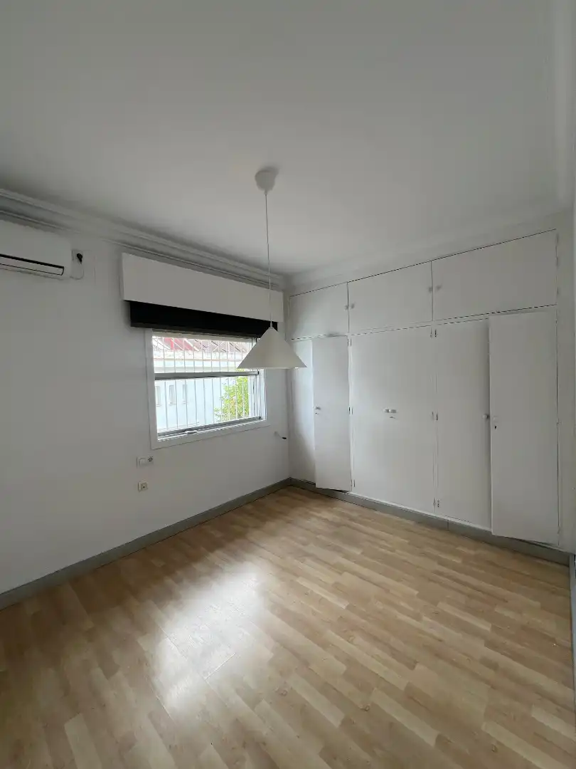 Schlafzimmer von Haus oder Chalet zur Miete in Sevilla mit Klimaanlage, Heizung und Privatgarten