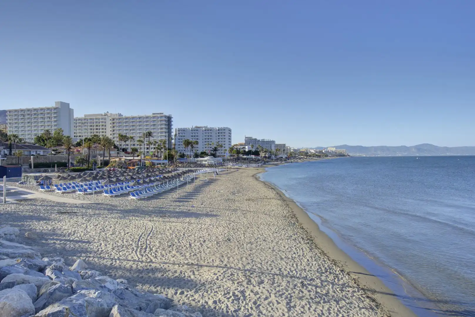 Vista exterior de Piso en venta en Torremolinos con Aire acondicionado, Terraza y Piscina