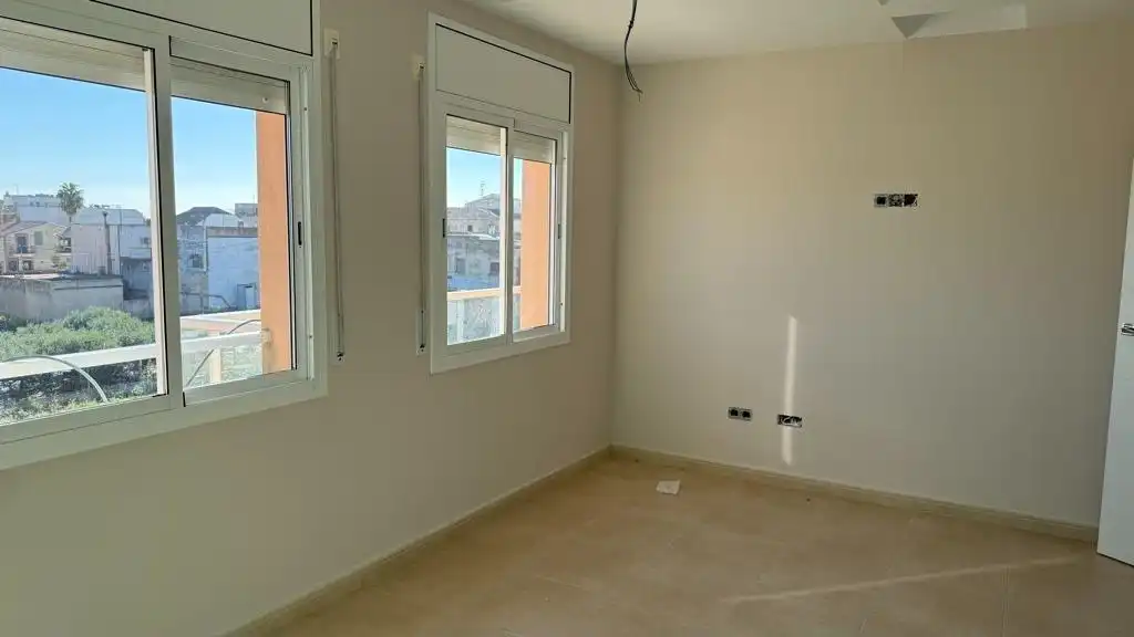 Bedroom of Attic for sale in Deltebre  with Air Conditioner, Terrace and Storage room