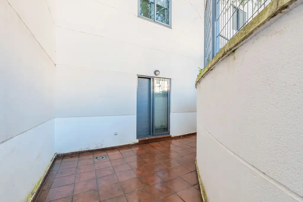 Flat for sale in C/ Plaza de la Estación - Res , Jardín de los Reyes - Parque Real