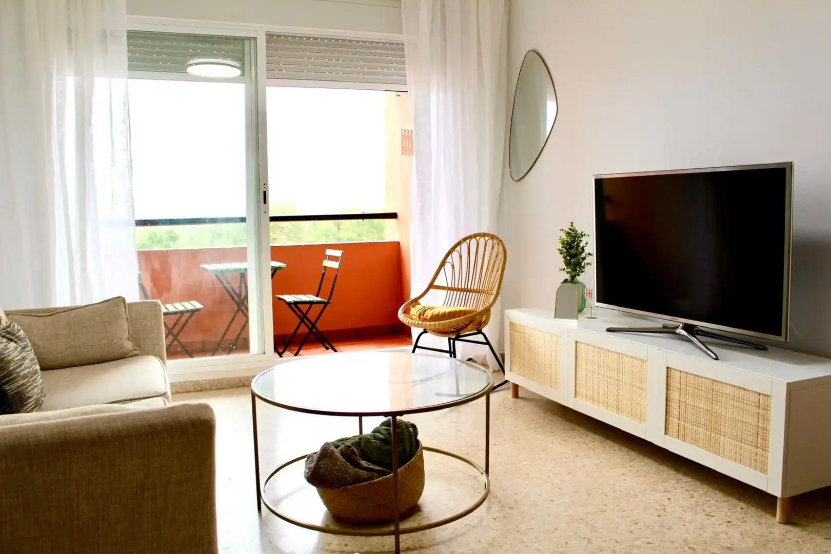 Sala de estar de Apartamento de alquiler en Algeciras con Piscina comunitaria