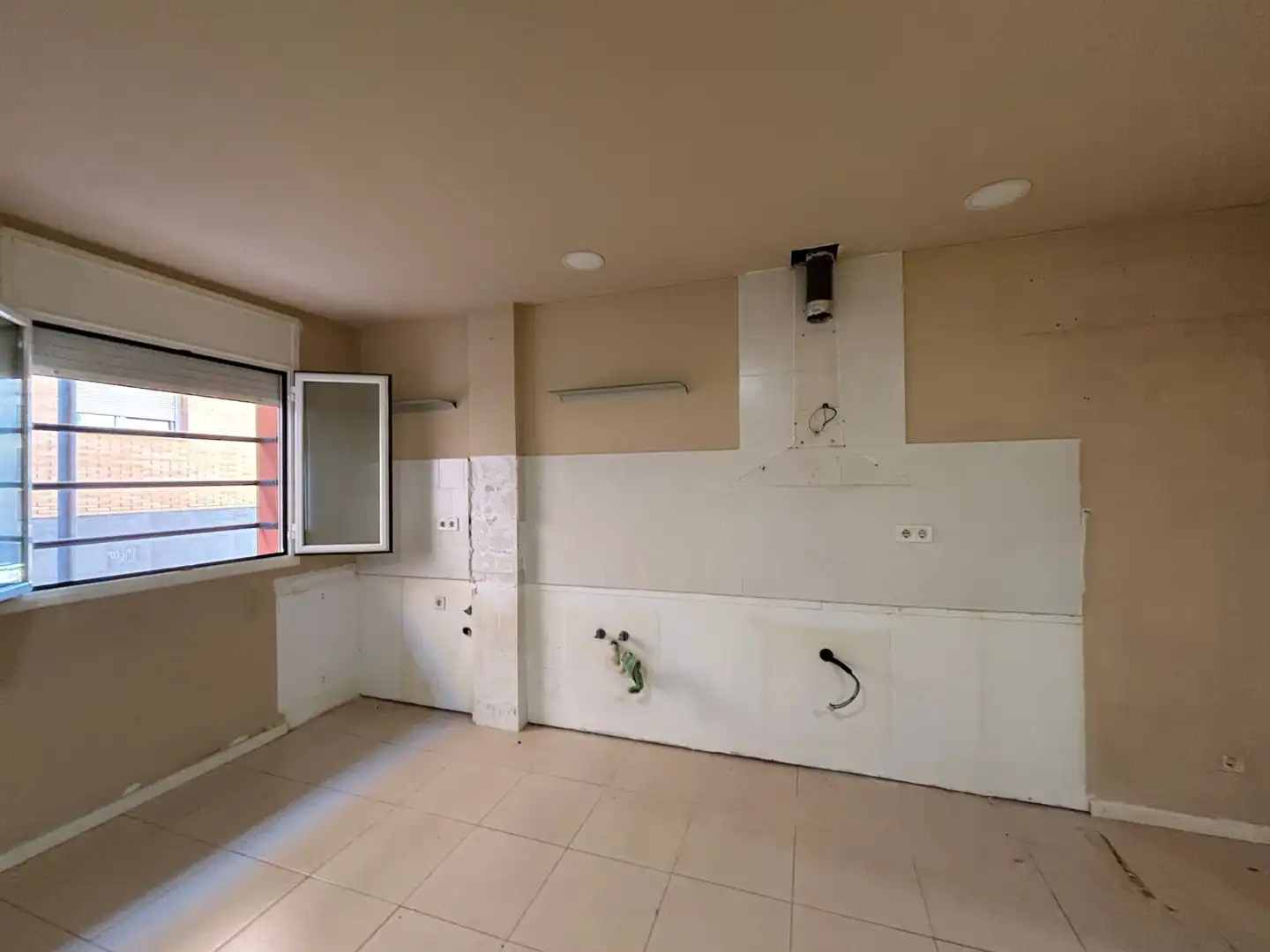 Küche von Büro zum Verkauf in Badalona mit Heizung