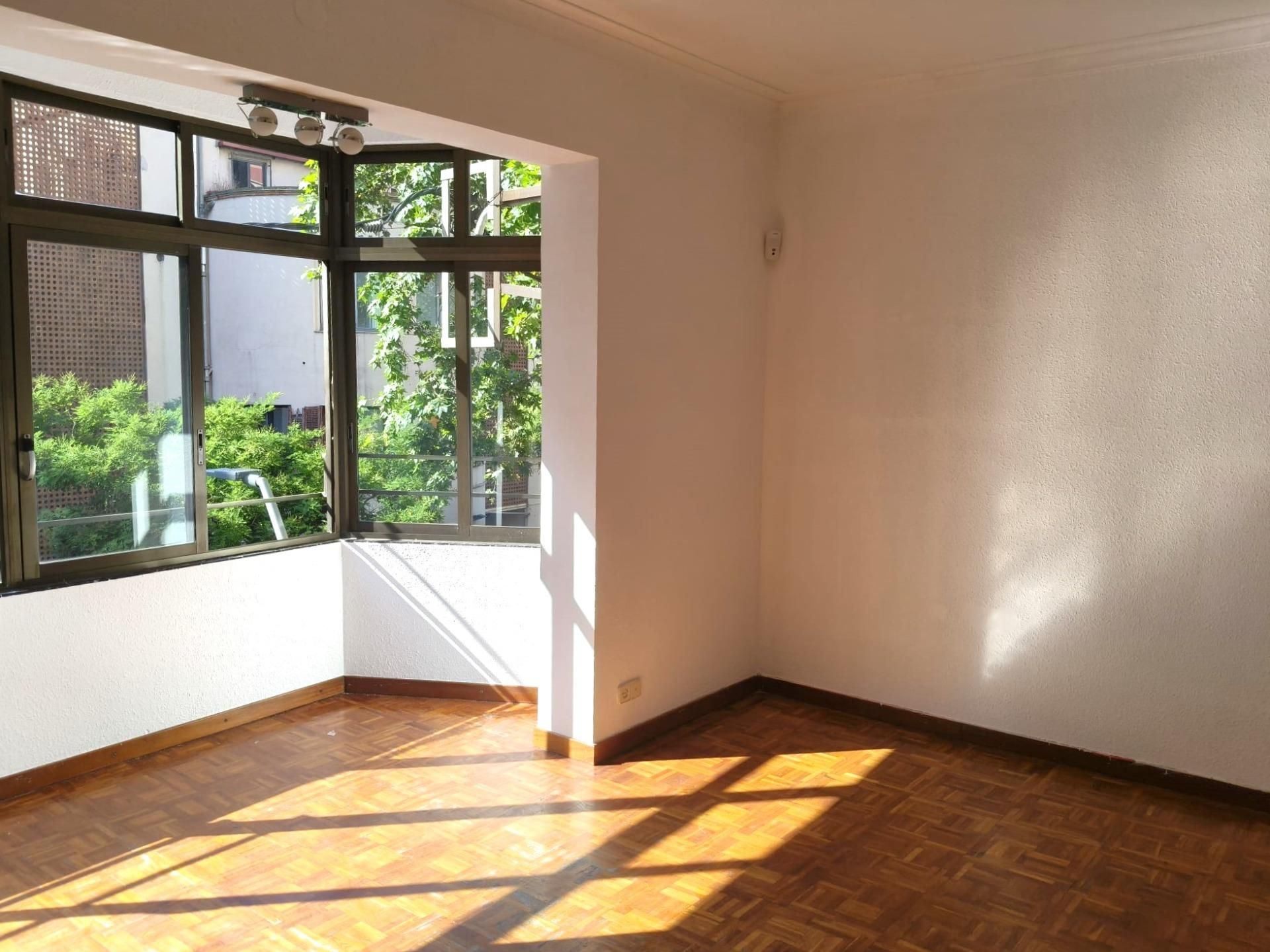 Flat for sale in Travesía de Gràcia, El Baix Guinardó, Horta - Guinardó,  Barcelona Capital