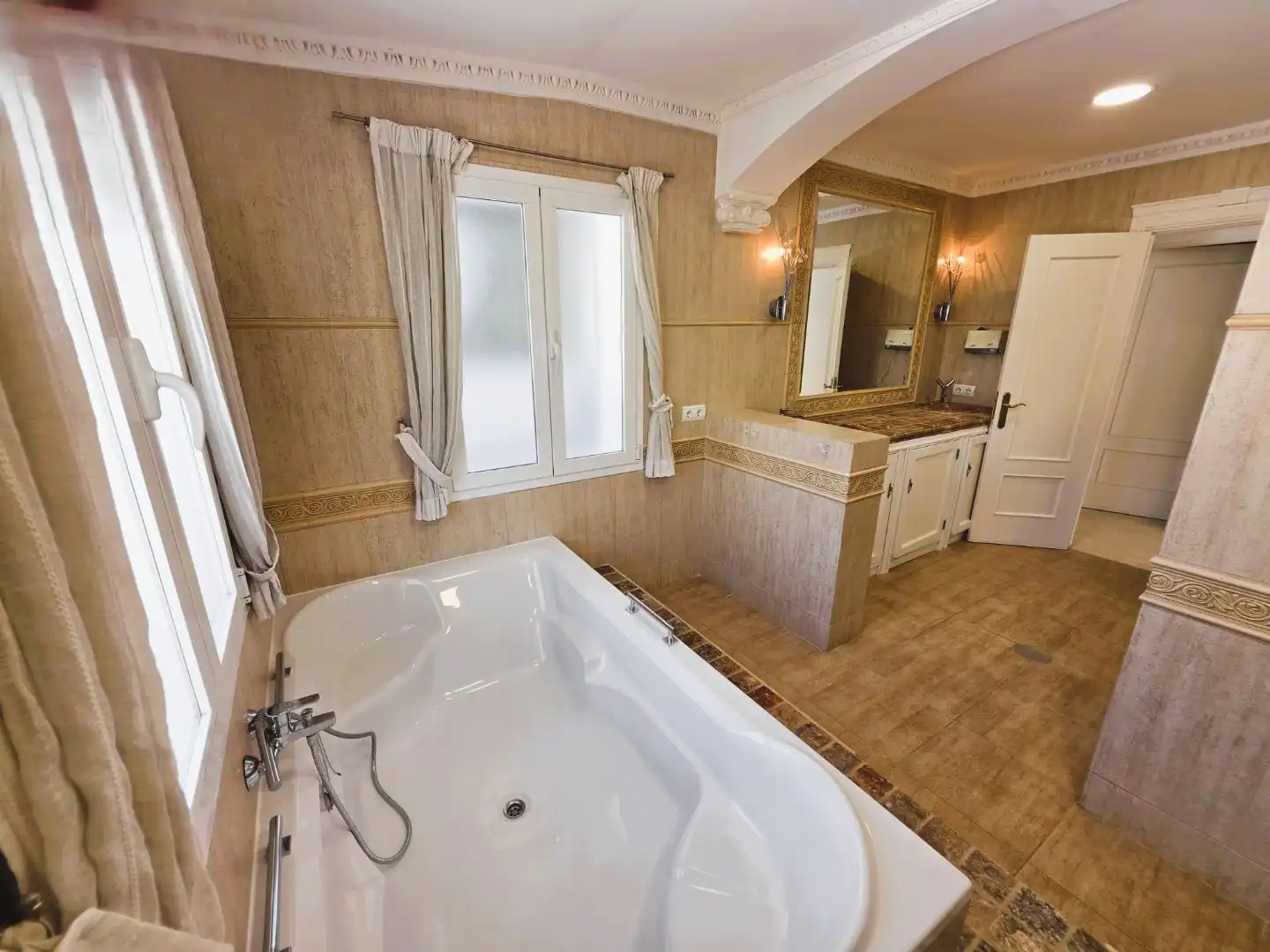 Bany de Casa o xalet de lloguer en Marbella amb Jardí privat, Terrassa i Piscina