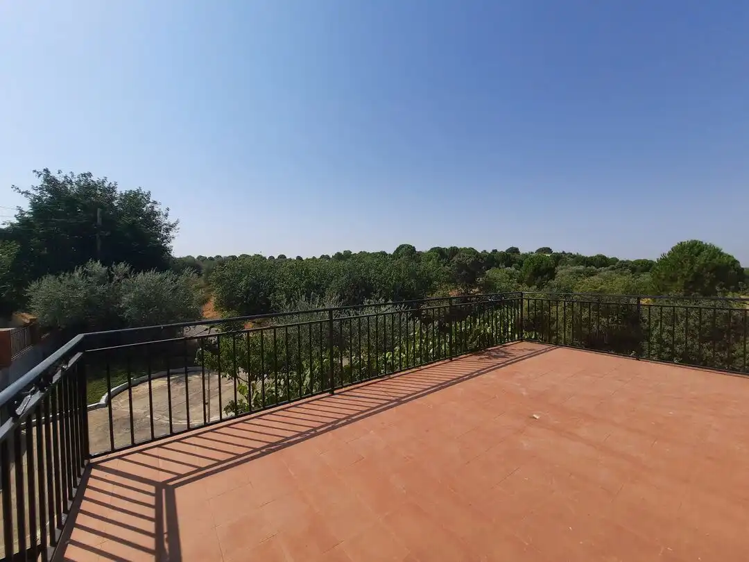Terraza de Casa adosada en venta en Escalona con Aire acondicionado, Calefacción y Jardín privado