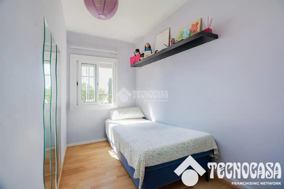 Habitación de Piso en venta en Badalona con Parquet
