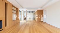 Sala d'estar de Àtic en venda en  Madrid Capital amb Aire condicionat, Calefacció i Terrassa