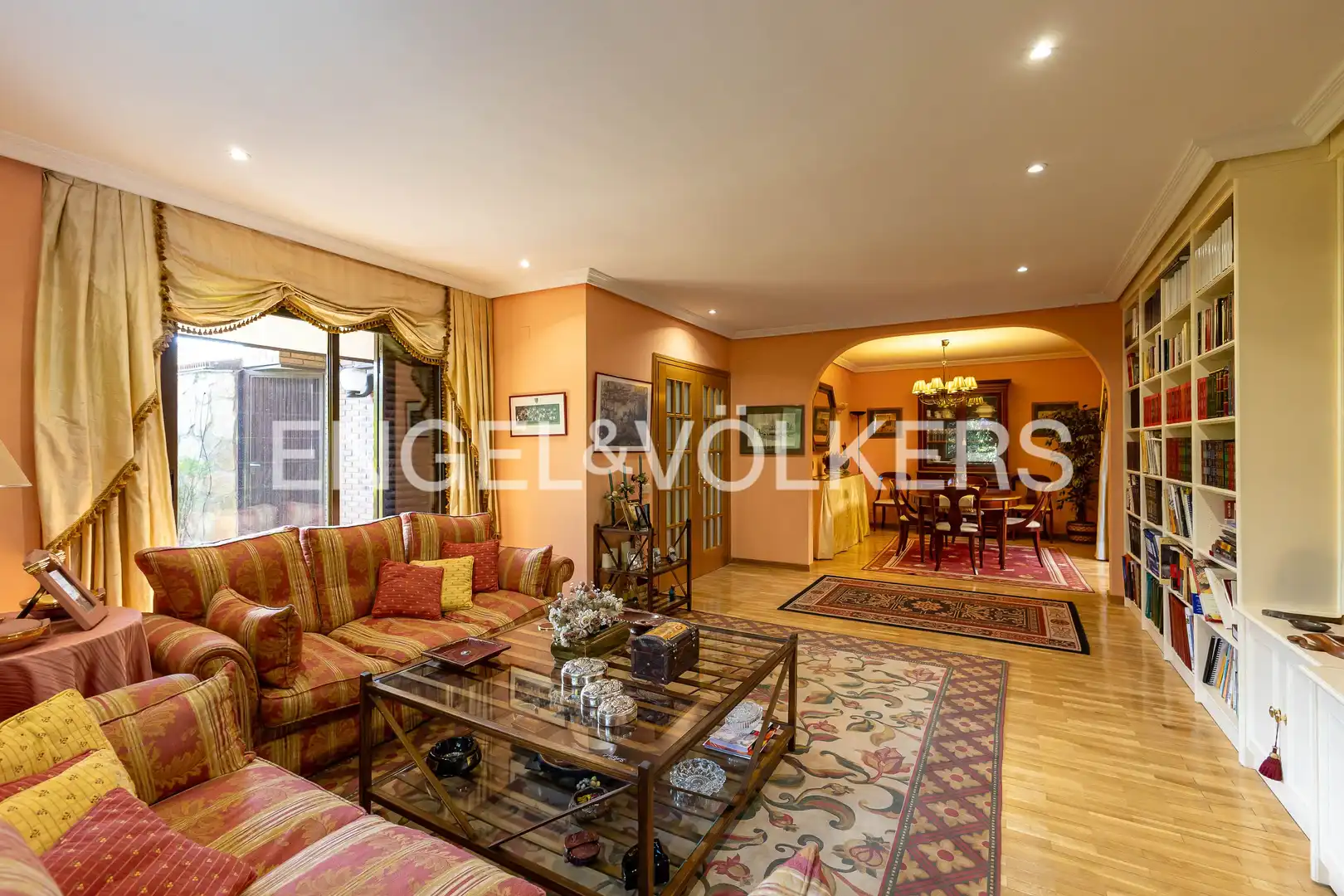 Sala de estar de Casa adosada en venta en Madrid con Aire acondicionado, Calefacción y Jardín privado