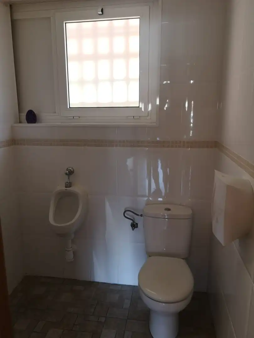 Baño de Local en venta en Alcoy / Alcoi con Aire acondicionado y Amueblado