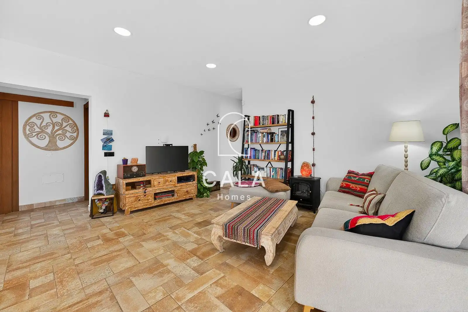 Sala d'estar de Casa o xalet en venda en Guía de Isora amb Jardí privat, Terrassa i Traster