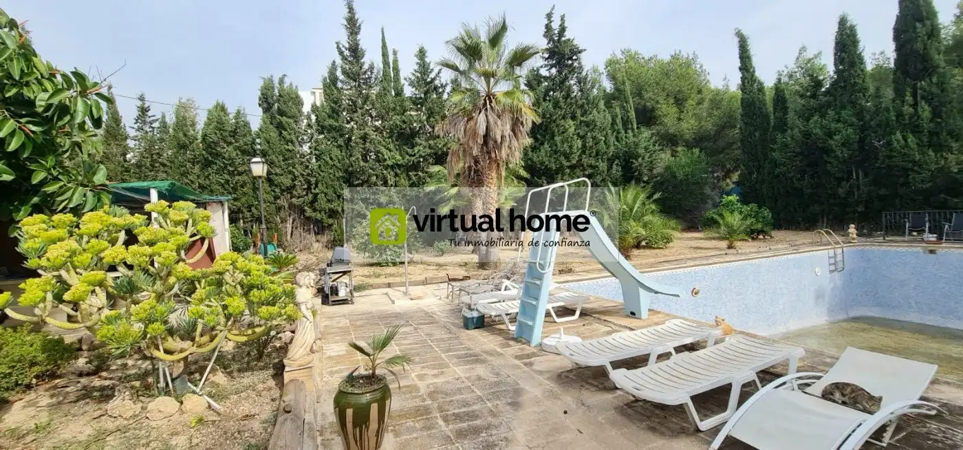 Vista exterior de Casa o xalet en venda en Benidorm amb Traster, Piscina i Moblat