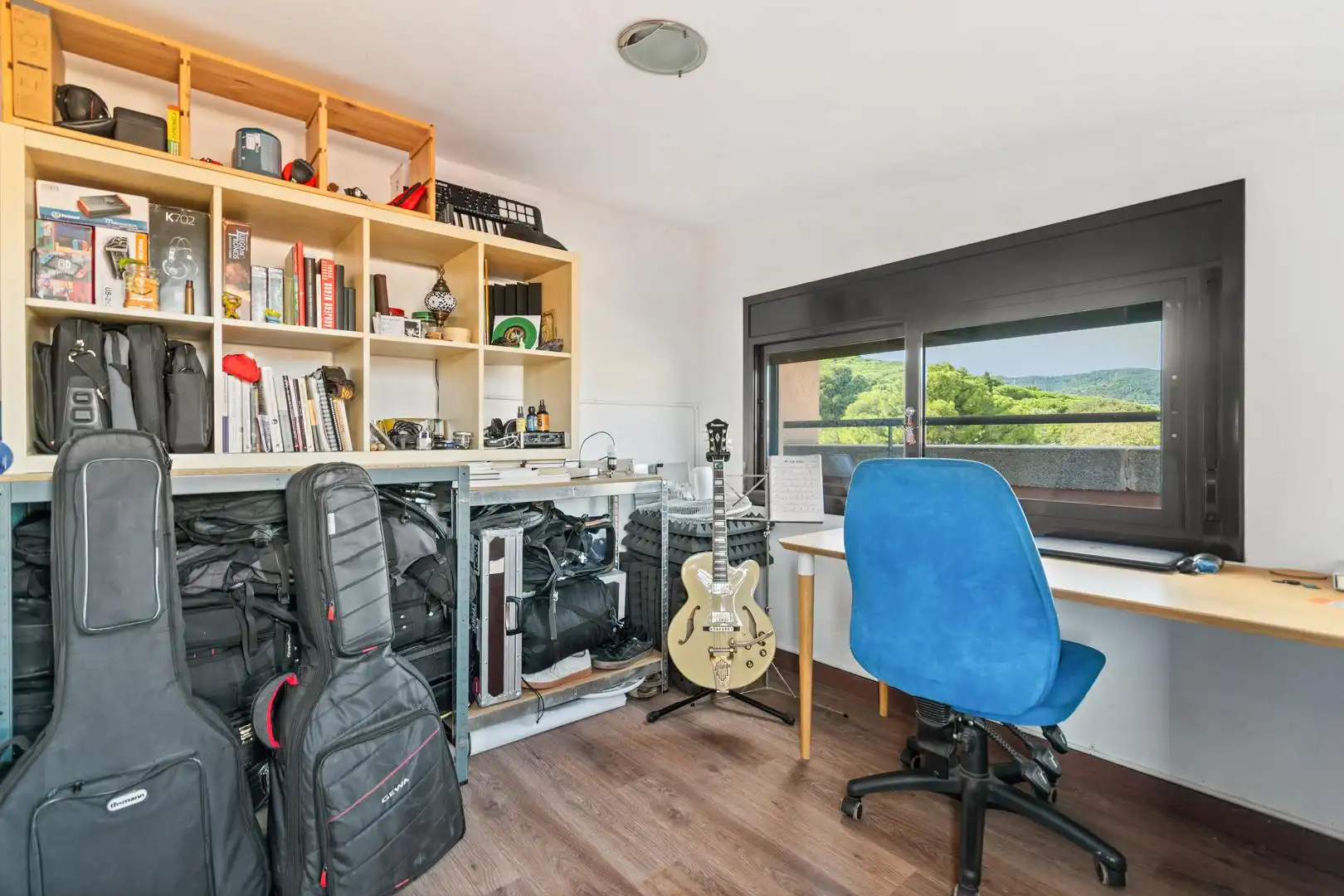 Wohnung zum Verkauf in Barcelona mit Klimaanlage, Heizung und Terrasse