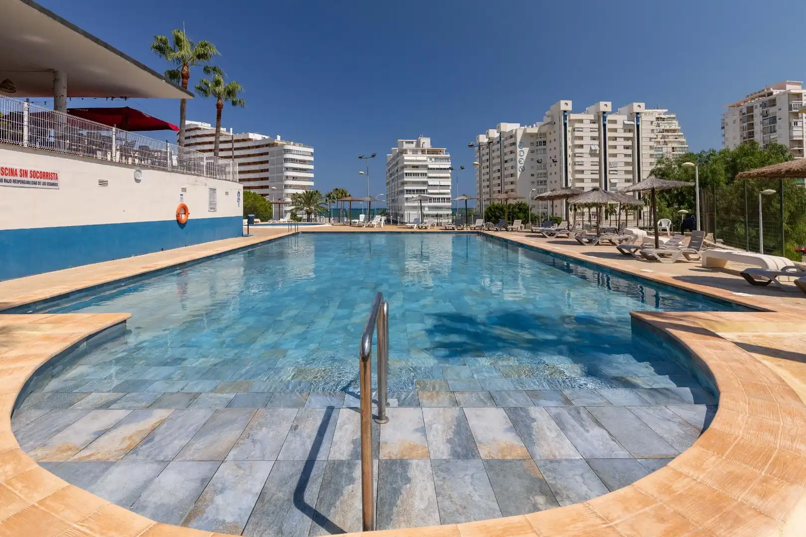 Piscina de Casa adosada en venda en Cullera amb Aire condicionat, Calefacció i Terrassa