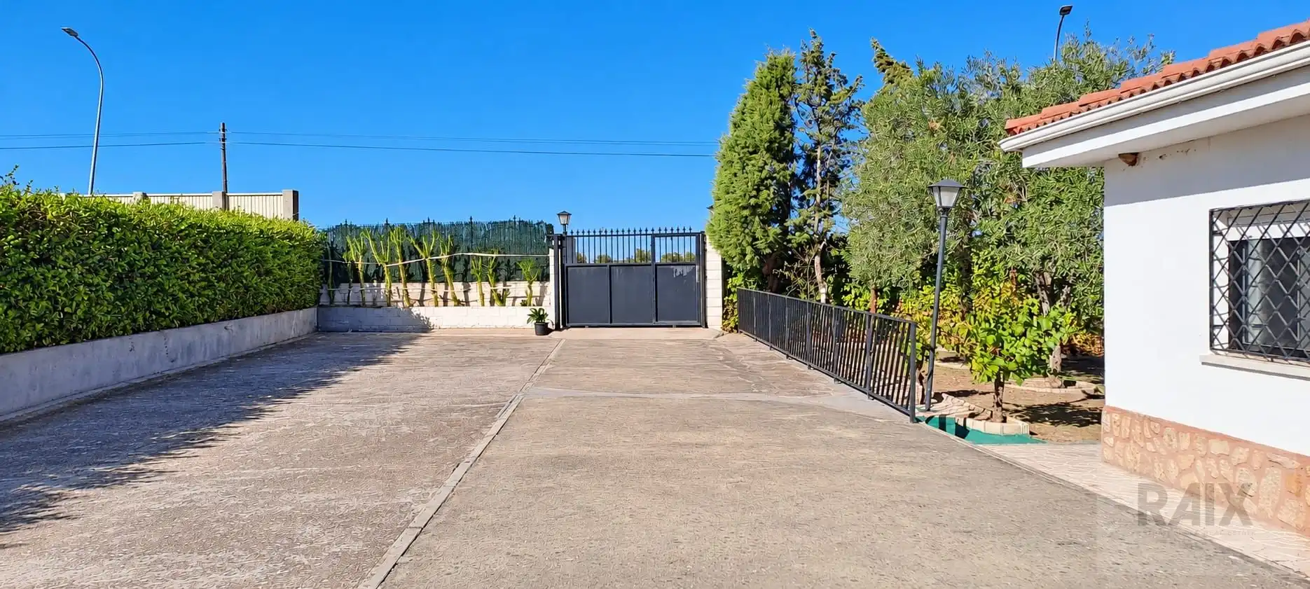 Parking of Houses for sale in Colmenar de Oreja, Madrid