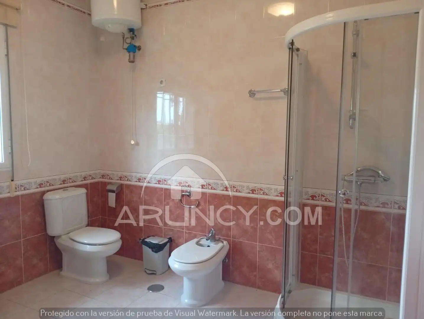 Bany de Casa o xalet en venda en Alcalá de Guadaira amb Jardí privat, Terrassa i Traster