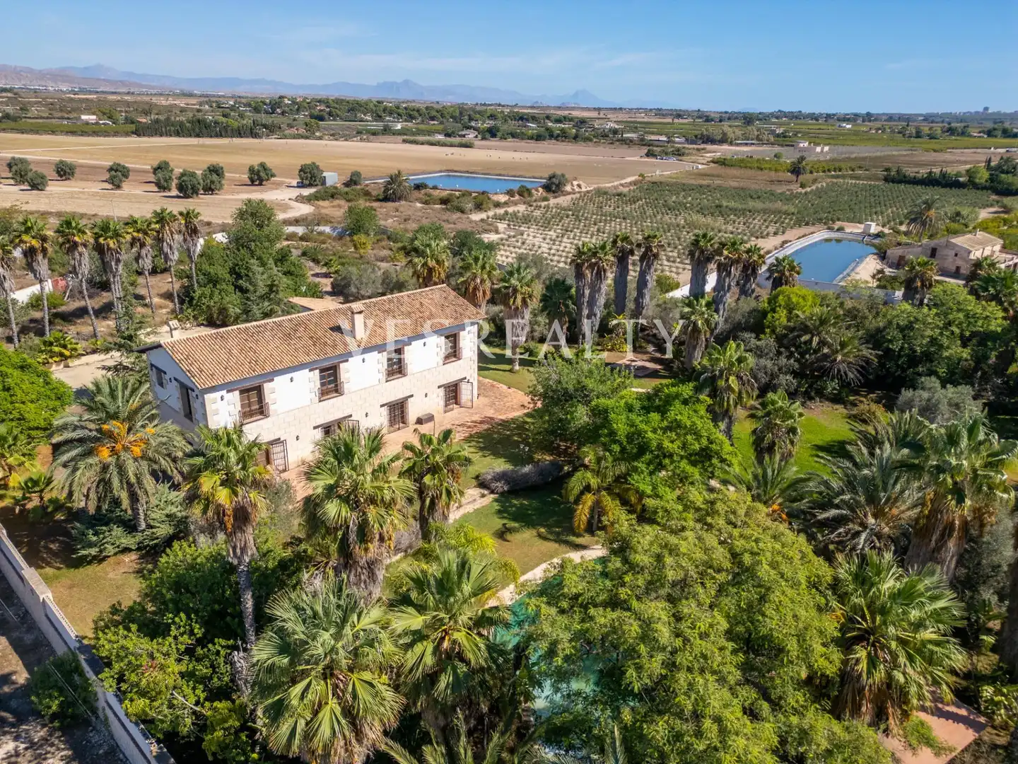 Vista exterior de Casa o xalet en venda en Elche / Elx amb Aire condicionat, Calefacció i Jardí privat